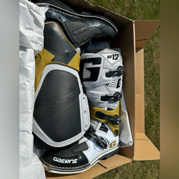 New Motorcycle boots. Only worn to try on. - Picture 1 of 1